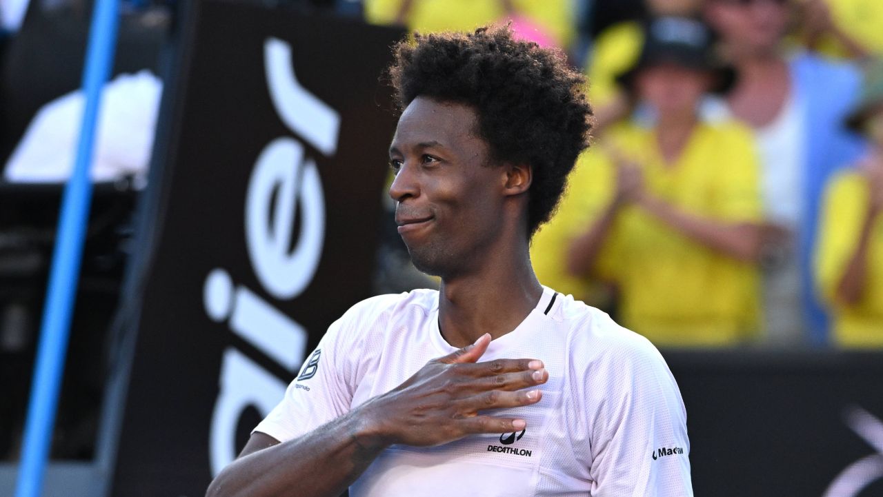 Gael Monfils își încheie cariera în lacrimi la Australian Open Gael Monfils, cunoscut pentru stilul său exuberant și talentul său pe teren, a spus adio tenisului profesionist după o ultimă partidă emoționantă la Australian Open