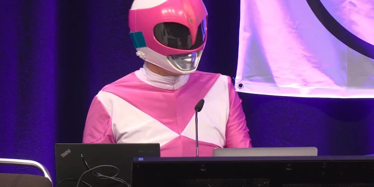 hacker-sterge-site-uri-extrema-dreapta-germania.jpg - StiriAlese