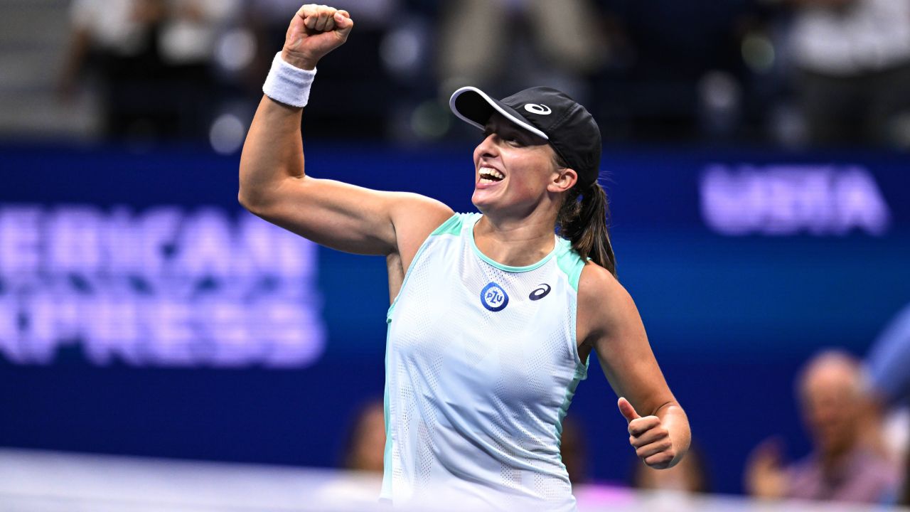 Iga Swiatek, triumf răsunător la Australian Open Într-o finală memorabilă desfășurată pe terenurile din Melbourne, Iga Swiatek a obținut o victorie clară la Australian Open, consolidându-și astfel statutul de lider pe circuitul WTA