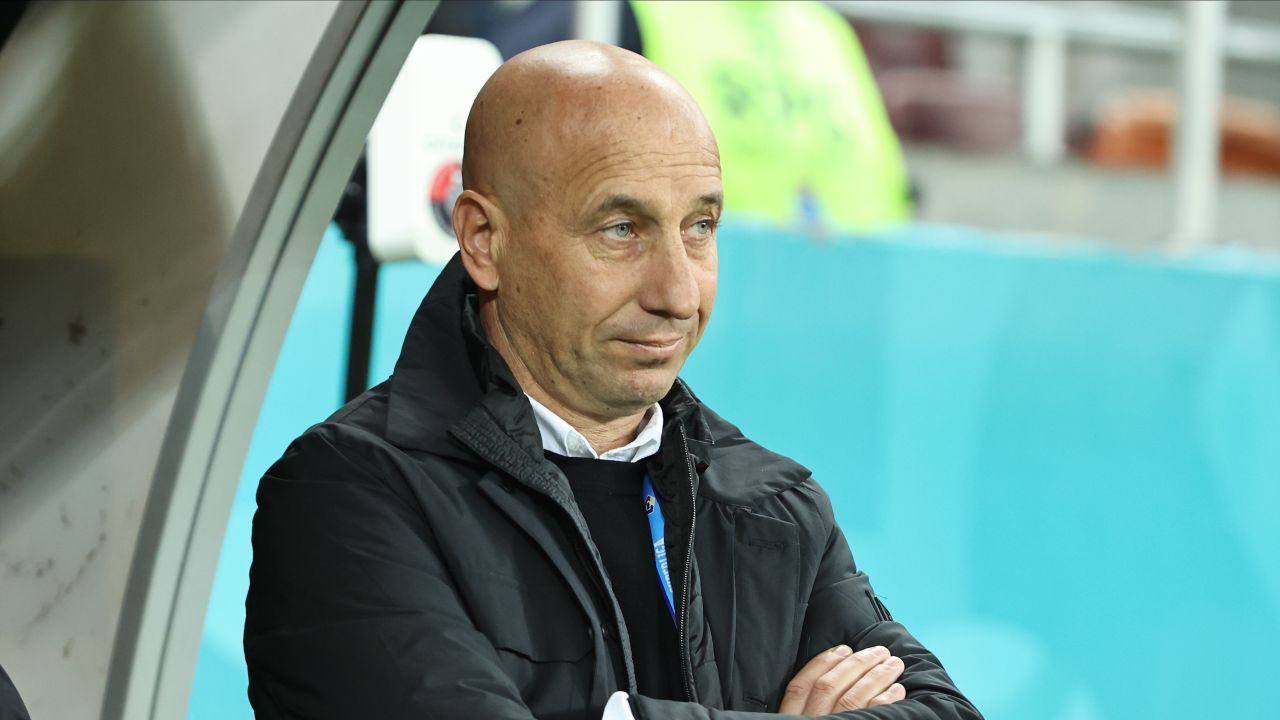 Penultima confruntare din etapa a 23-a: Tensiune și emoție pe teren Într-o atmosferă electrizantă, echipele s-au pregătit astăzi să ofere un spectator spectacol dublat de intensitate, în adevăratul sens al cuvântului, în penultima partidă din etapa a 23-a a ligii