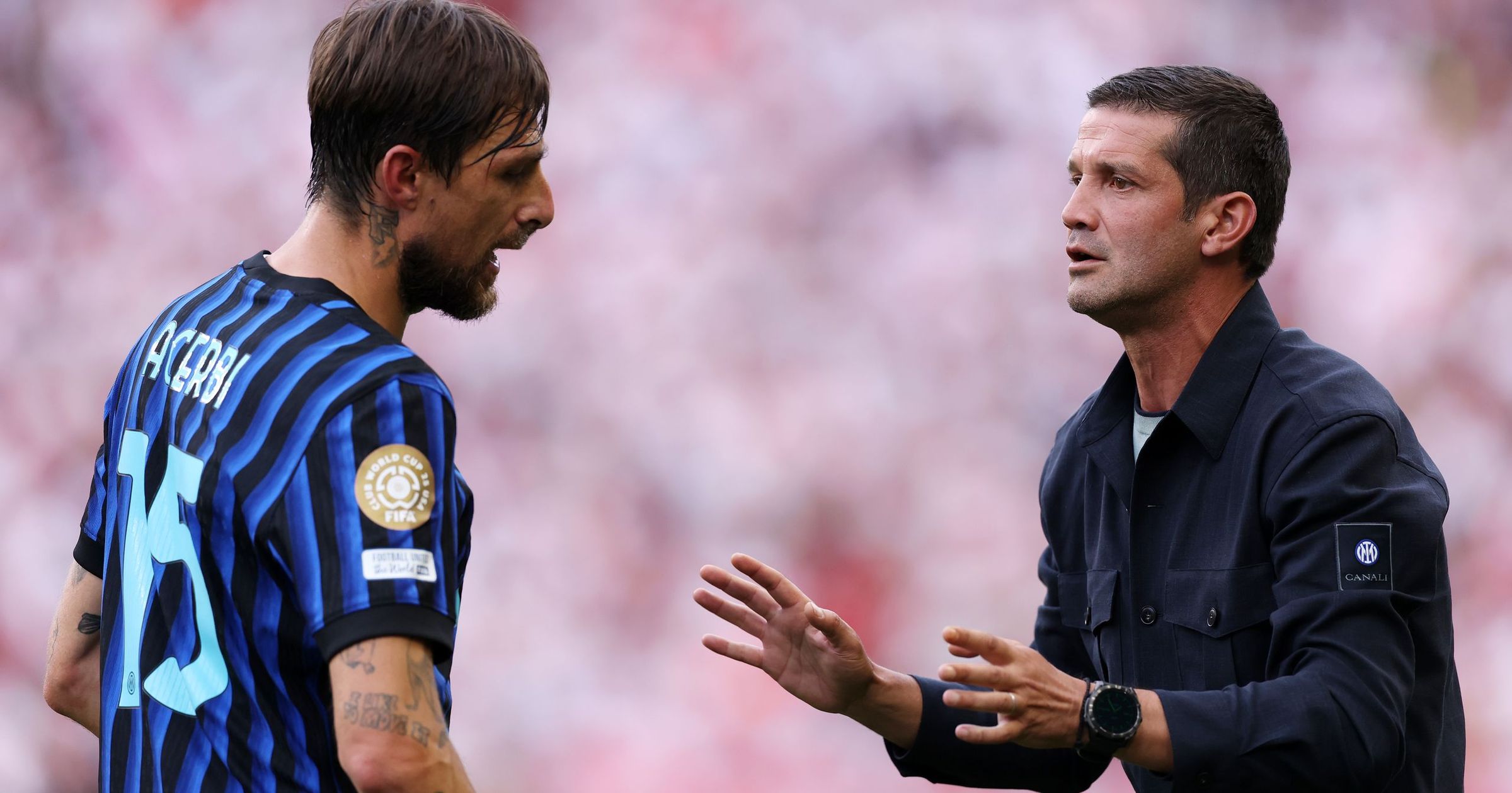 Inter în mijlocul unui transfer strategic: Joao Cancelo pe drumul spre Giuseppe Meazza Inter Milano se află la un pas de a-l readuce în echipă pe Joao Cancelo, în cadrul unei mutări cu implicații financiare și strategice mari