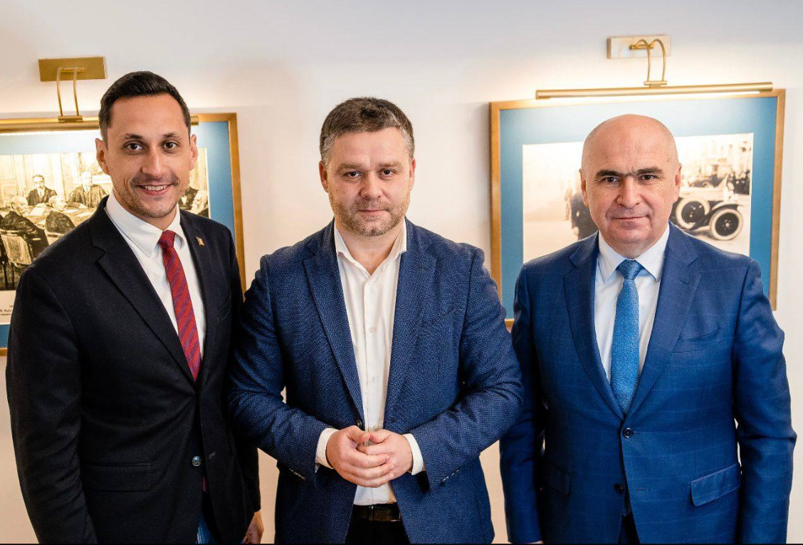 Vlad Gheorghe, fost europarlamentar și candidat la alegerile pentru Primăria Capitalei, a primit o nouă funcție onorifică în guvernul condus de premierul Ilie Bolojan, fiind desemnat consilier onorific al șefului Executivului începând cu data de 2 februarie 2026