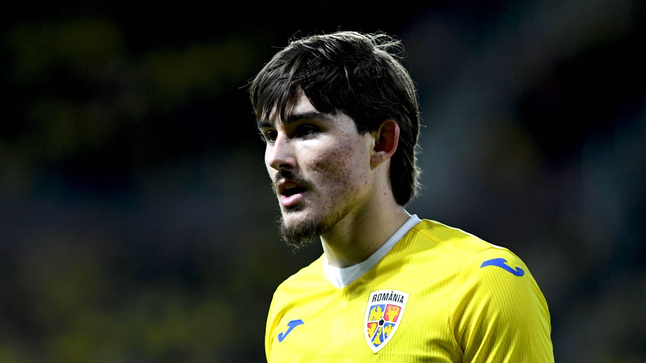 Alexi Pitu pe cai mari: despărțire iminentă de Vejle Boldklub Alexi Pitu, mijlocașul român în vârstă de 23 de ani, se află în pragul unei despărțiri de Vejle Boldklub, echipă la care s-a alăturat în urmă cu doar câteva luni