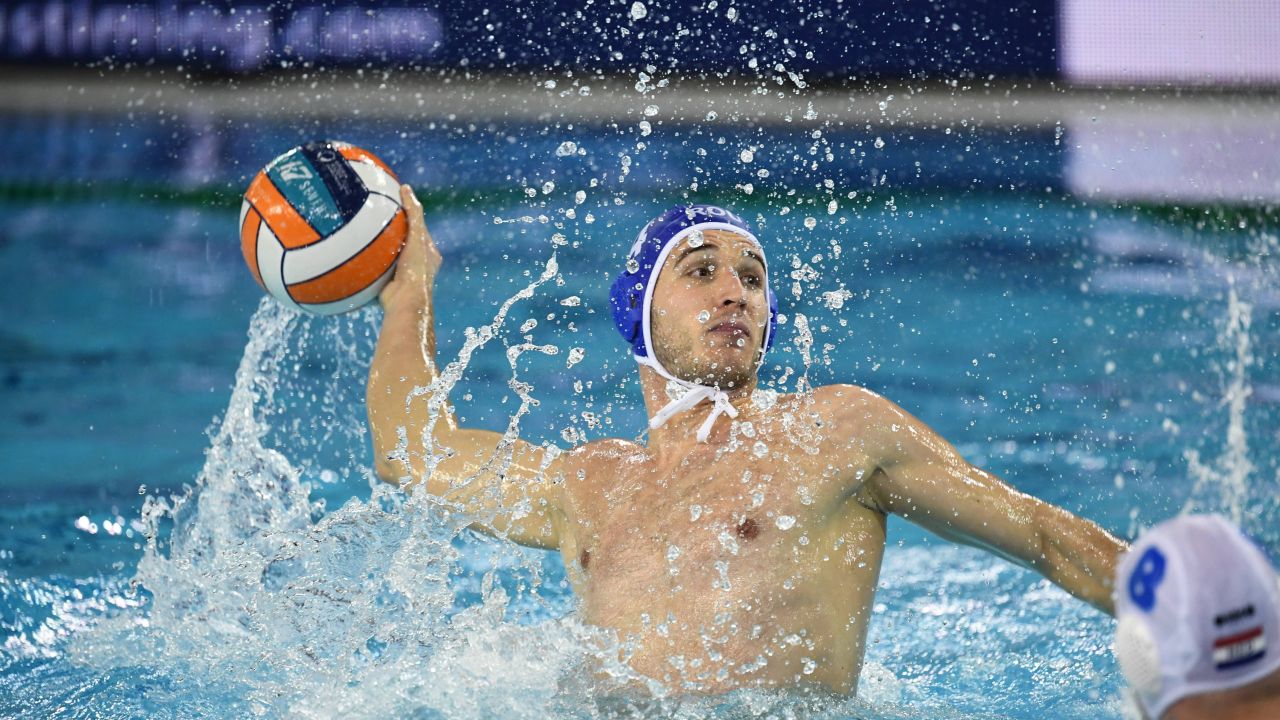 Debut spectaculos la Campionatul European de Polo Campionatul European de polo a început cu o deschidere grandioasă, desfășurându-se între 10 și 25 ianuarie în capitala Serbiei, Belgrad