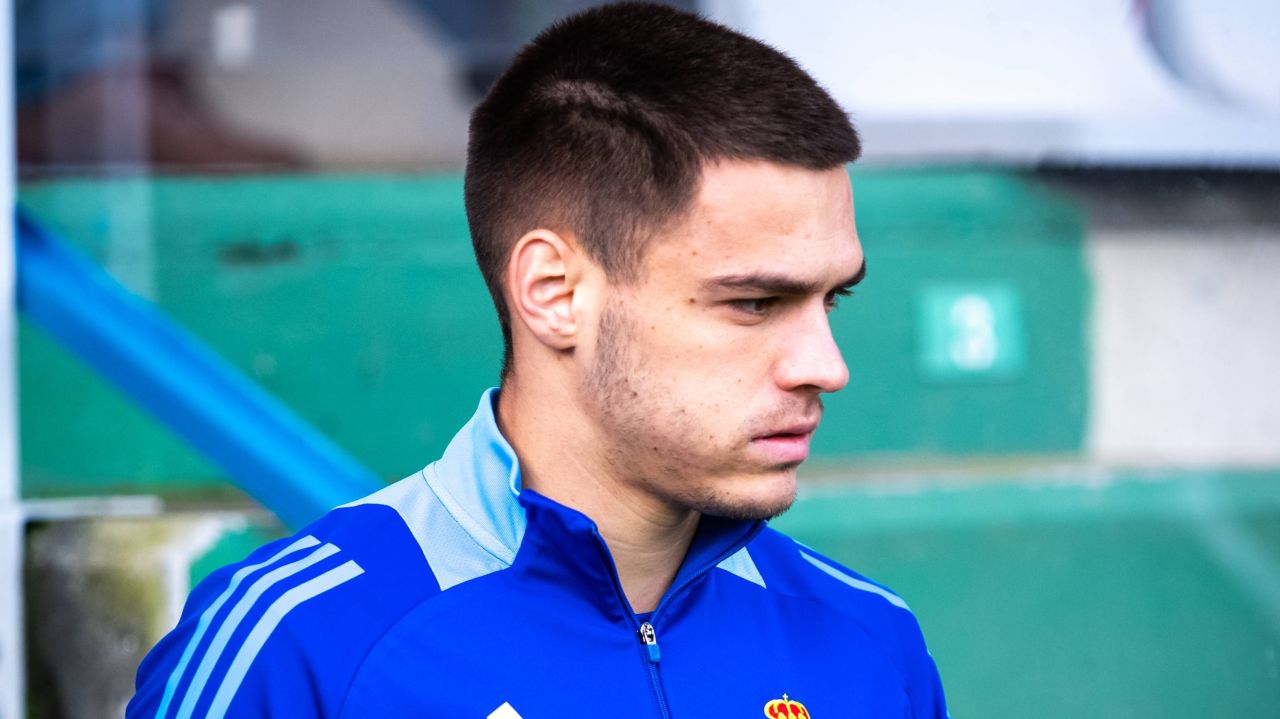 Rapid încheie anul pe poziția a doua în clasament Rapid a reușit să încheie anul 2023 pe poziția secundă în clasamentul Ligii I, cu un total de 39 de puncte, demonstrând astfel că formația giuleșteană a intrat într-o formă bună, odată cu apropierea sfârșitului anului