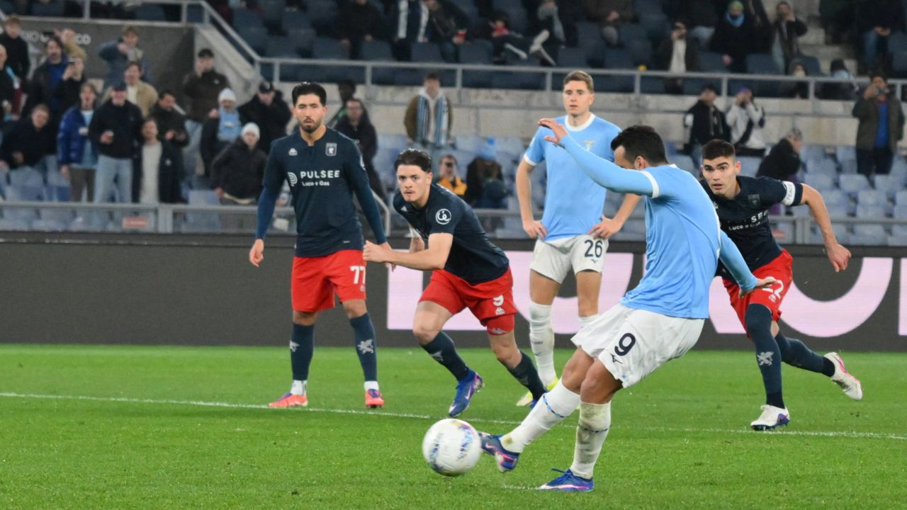 Genoa, pe cale de a obține un punct important, a primit o lecție de la Lazio Genoa a părăsit terenul de joc dezamăgită, scăpând printre degete ocazia de a obține un punct valoros în confruntarea cu Lazio, în cadrul ultimei etape din Serie A