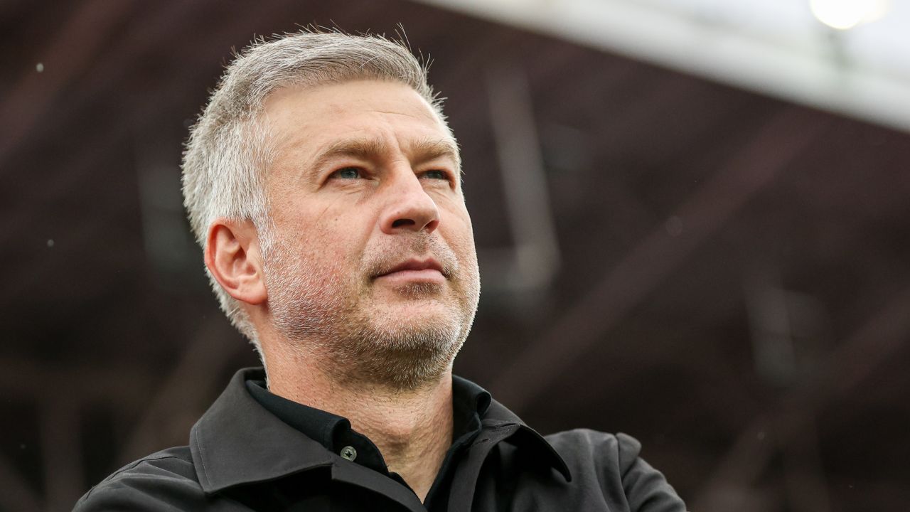 Iordănescu, antrenorul dorit pe piața internațională Edi Iordănescu, fostul selecționer al echipei naționale de fotbal a României, se află într-o poziție privilegiată pe piața antrenorilor liberi de contract