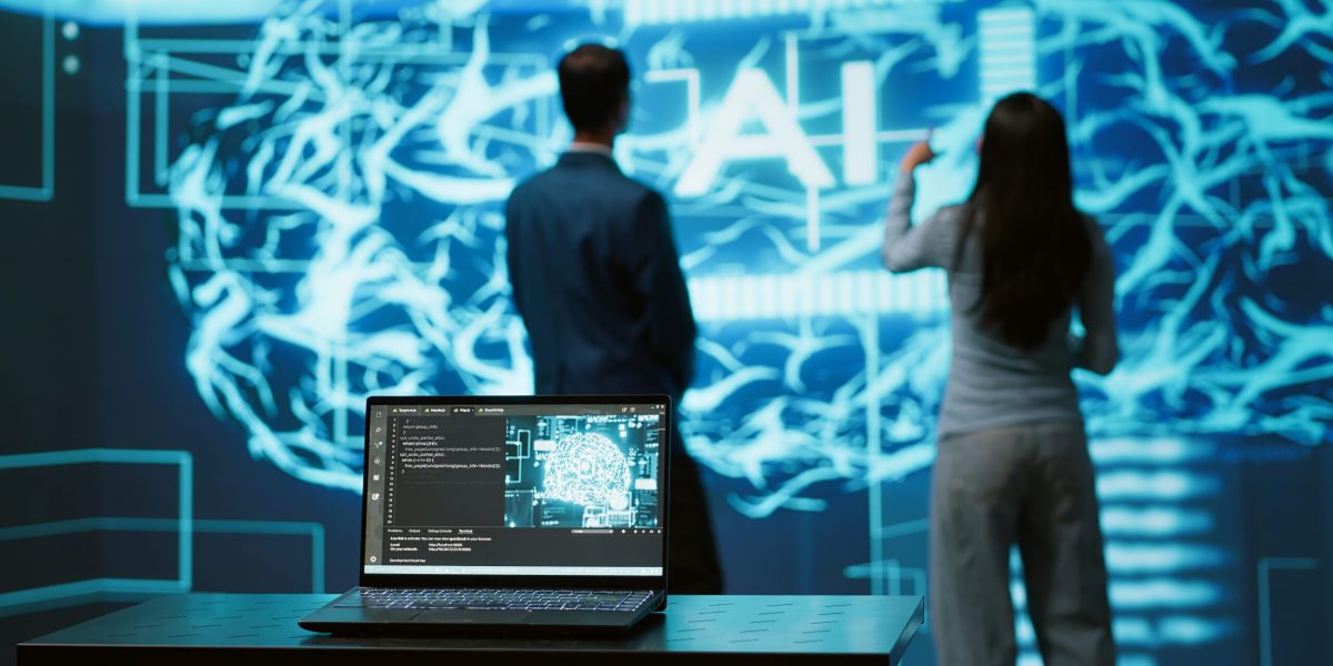 it-professionals-using-artificial-intelligence-augmented-reality-hologram-scaled.jpg - StiriAlese