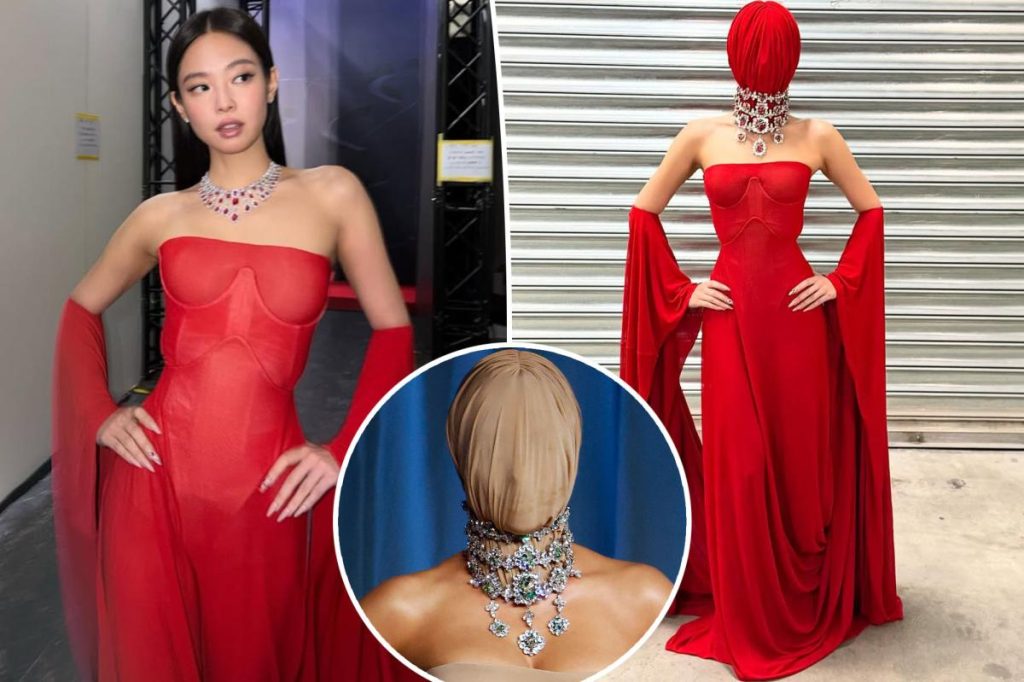 Jennie de la Blackpink în rochia roșie a lui Kim Kardashian