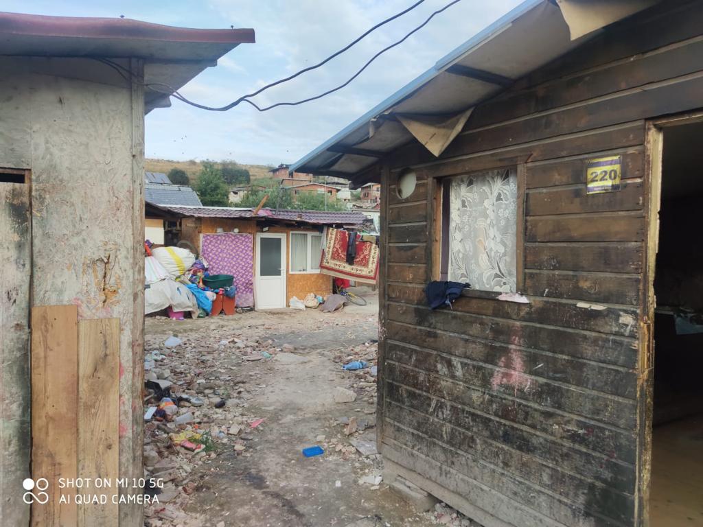 Reprezentantul romilor din Cluj reclamă inechități fiscale în cartierele de romi: „Nu e corect ca taxele să crească la fel ca în cele locuite de români” Discuții aprinse pe tema taxelor și impozitelor locale se pot auzi zilele acestea în mediul politic și în rândul comunităților vulnerabile, pe fondul unor măsuri care, potrivit unora, sunt discriminatorii