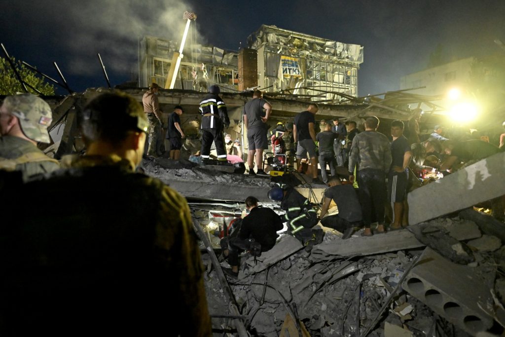 Val de alerte false cu bombă lovește Ucraina: peste 2.000 de amenințări într-o singură zi O dezordine de amenințări false cu bombă a cuprins, vineri, Ucraina, trimițând în alertă autoritățile și cetățenii țării