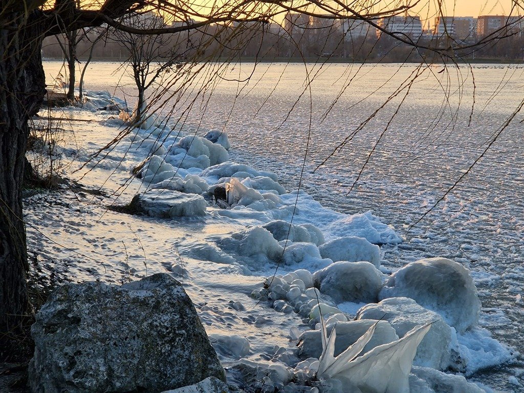 Măsuri de prevenție în fața temperaturilor extreme: Comandamentul Energetic convocat de Ministerul Energiei Autoritățile române sunt în alertă, pe fondul avertizărilor meteo pentru temperaturi extrem de scăzute