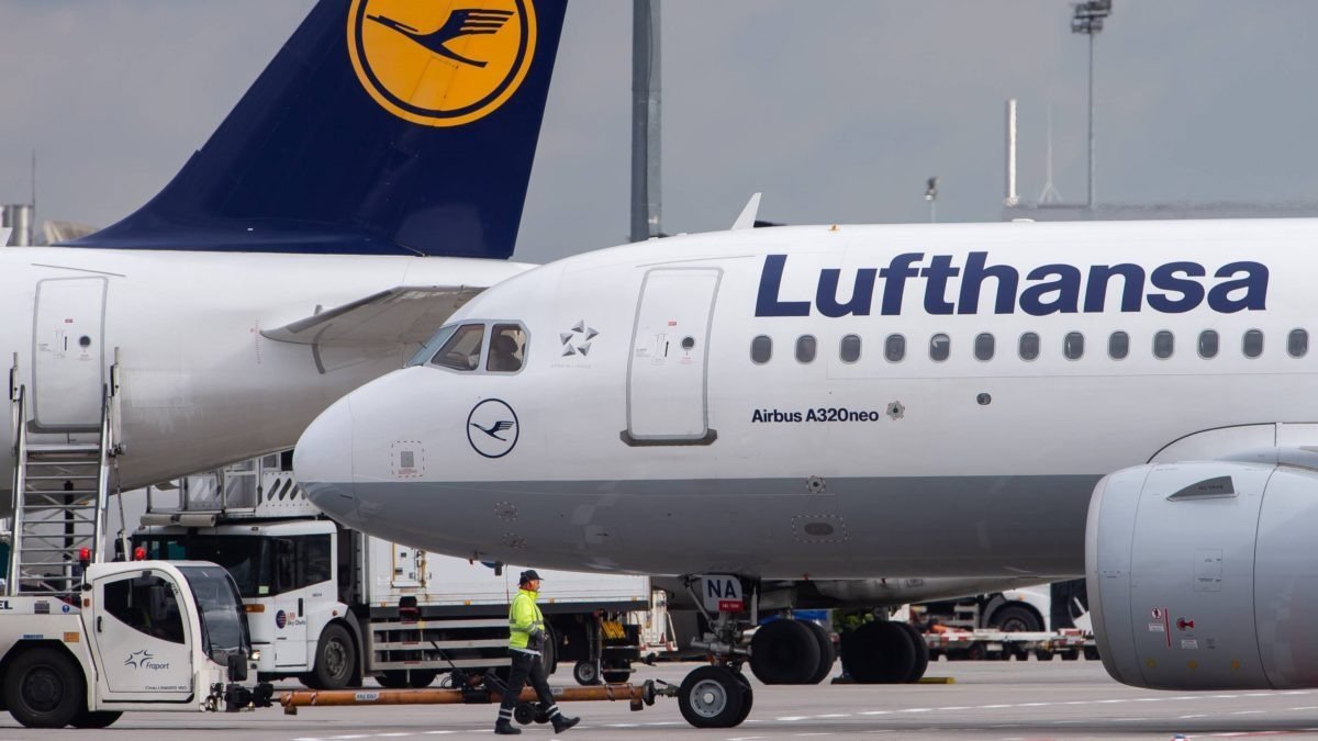 Lufthansa suspendă zborurile către Teheran până la sfârșitul lunii martie, într-un context global marcat de tensiuni și incertitudine privind navigația aeriană în regiuni considerate sensibile Compania aeriană germană Lufthansa a anunțat oficial suspendarea zborurilor spre și dinspre Teheran până pe 29 martie inclusiv, în contextul agravării tensiunilor geopolitice din Orientul Mijlociu