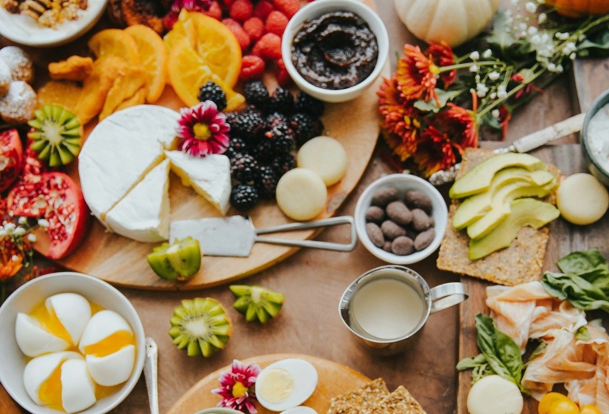 Un nou studiu publicat recent în prestigioasa revistă Science Translational Medicine răstoarnă unele dintre concepțiile general acceptate cu privire la impactul postului intermitent asupra sănătății metabolice