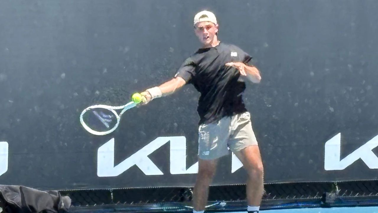 Matei Todoran, speranța României la Australian Open Matei Todoran, tânărul jucător de tenis român, a captat atenția fanilor și experților din lumea sportului prin performanțele sale promițătoare
