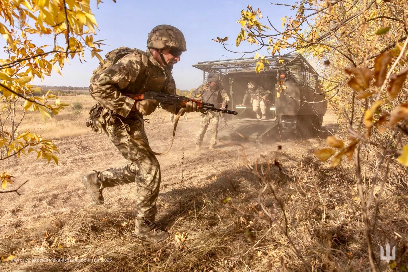 Ucraina primește sprijin financiar semnificativ pentru consolidarea apărării: 60 de miliarde de euro din fondurile UE în următorii doi ani Varșovia, 10 octombrie 2023 – Ucraina va putea cheltui, în acest an și în anul următor, până la 60 de miliarde de euro din totalul de 90 de miliarde de euro alocat împrumutului de către Uniunea Europeană pentru sprijinul bugetar și dezvoltare