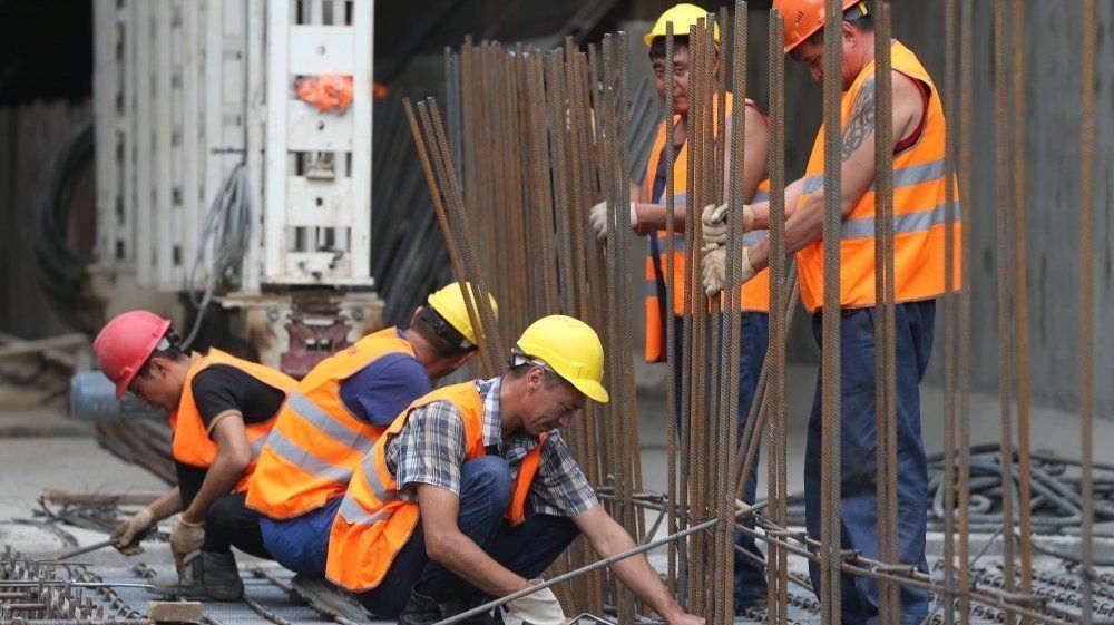 muncitori-romani.jpeg - StiriAlese