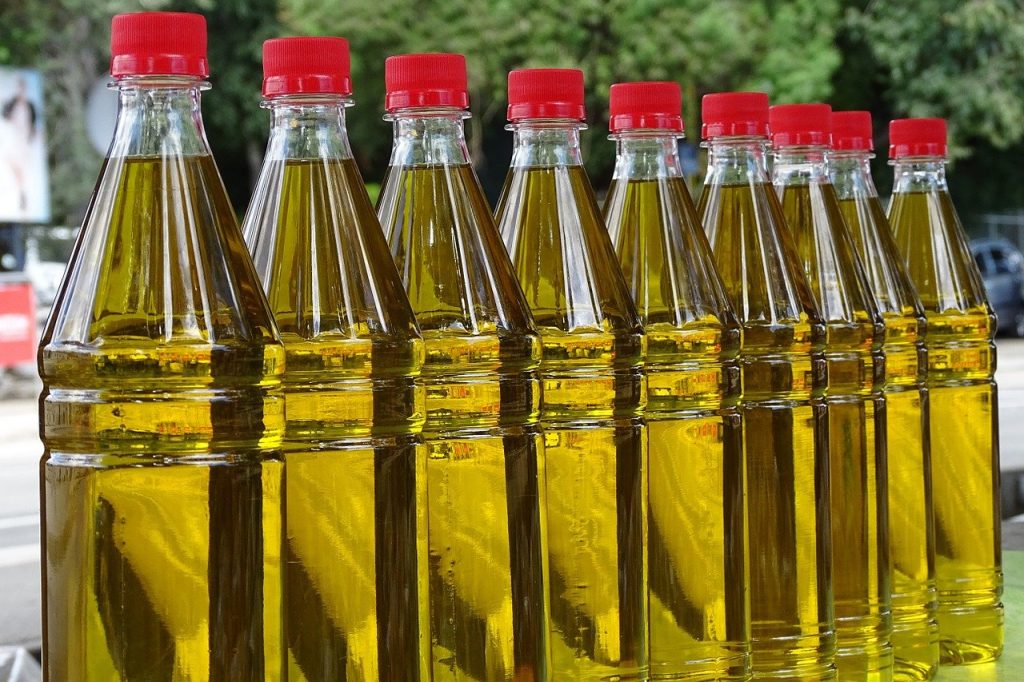 Controalele privind prezența pesticidelor în uleiul de măsline importat în Uniunea Europeană sunt nepotrivite și insuficiente, avertizează Curtea de Conturi Europeană în cel mai recent raport publicat