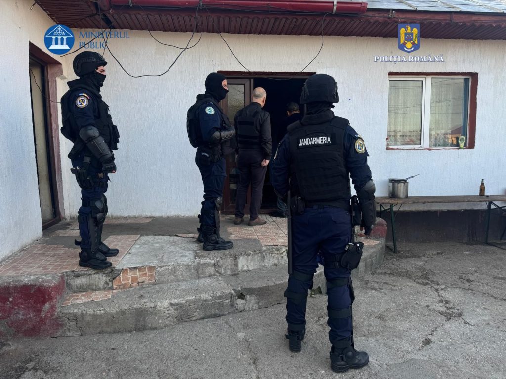 Procurorii DIICOT Giurgiu au demarat o serie de percheziții în dimineața zilei de luni, într-un dosar ce întrunește acuzații grave de natură penală