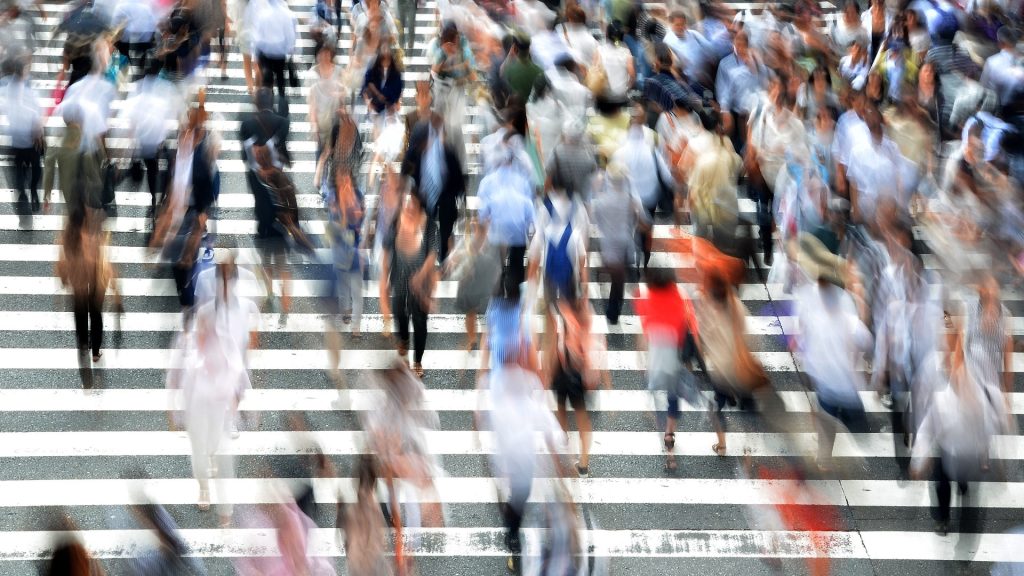 Aproape 39% dintre români consideră că apartenența țării la Uniunea Europeană limitează suveranitatea națională, în timp ce aproape 38% cred că această apartenență contribuie la creșterea nivelului de trai