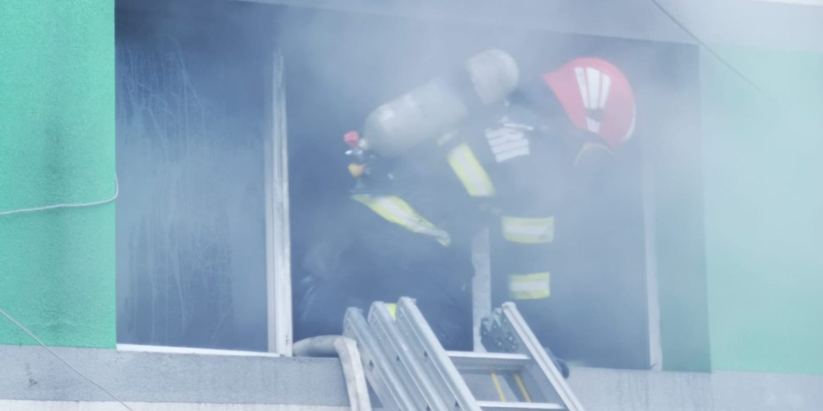 pompier-spital-constanta-incendiu.jpeg - StiriAlese