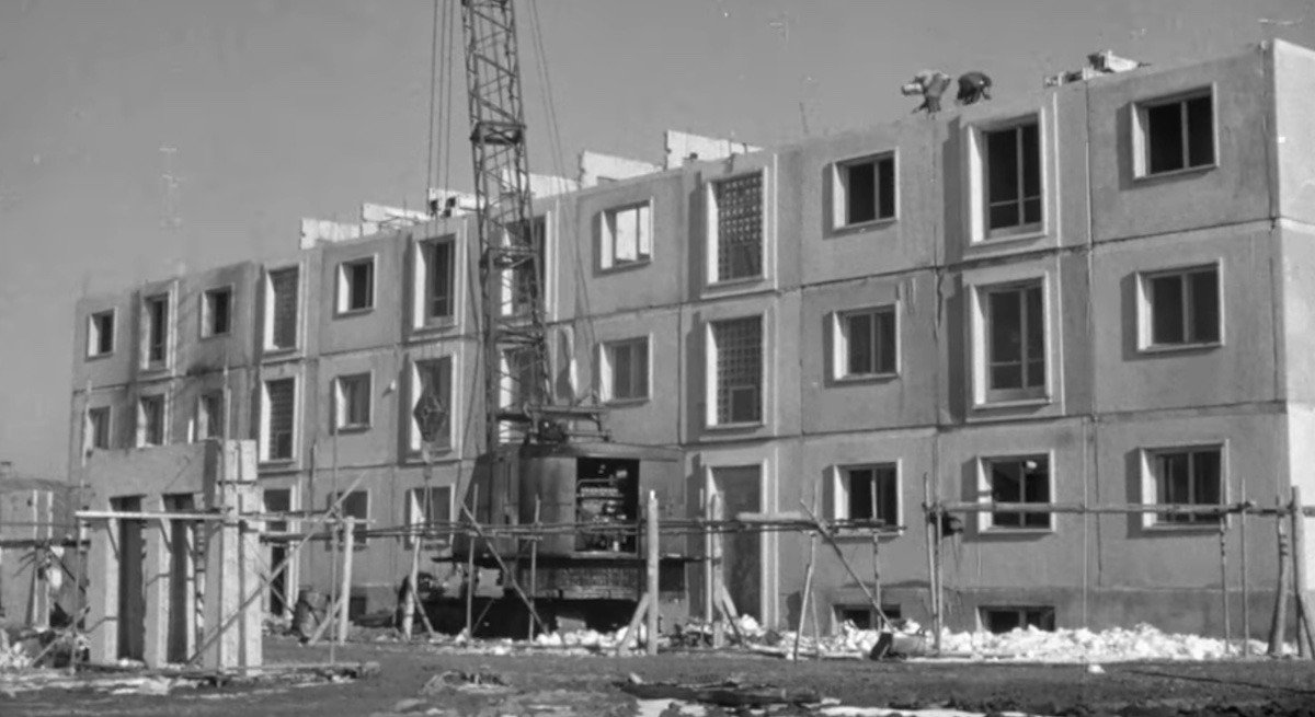România se clasează pe locul al treilea în lume în ceea ce privește procentul locuințelor deținute, o poziție ce surprinde și pune în evidență dinamica pieței imobiliare și a accesului la proprietate în țara noastră