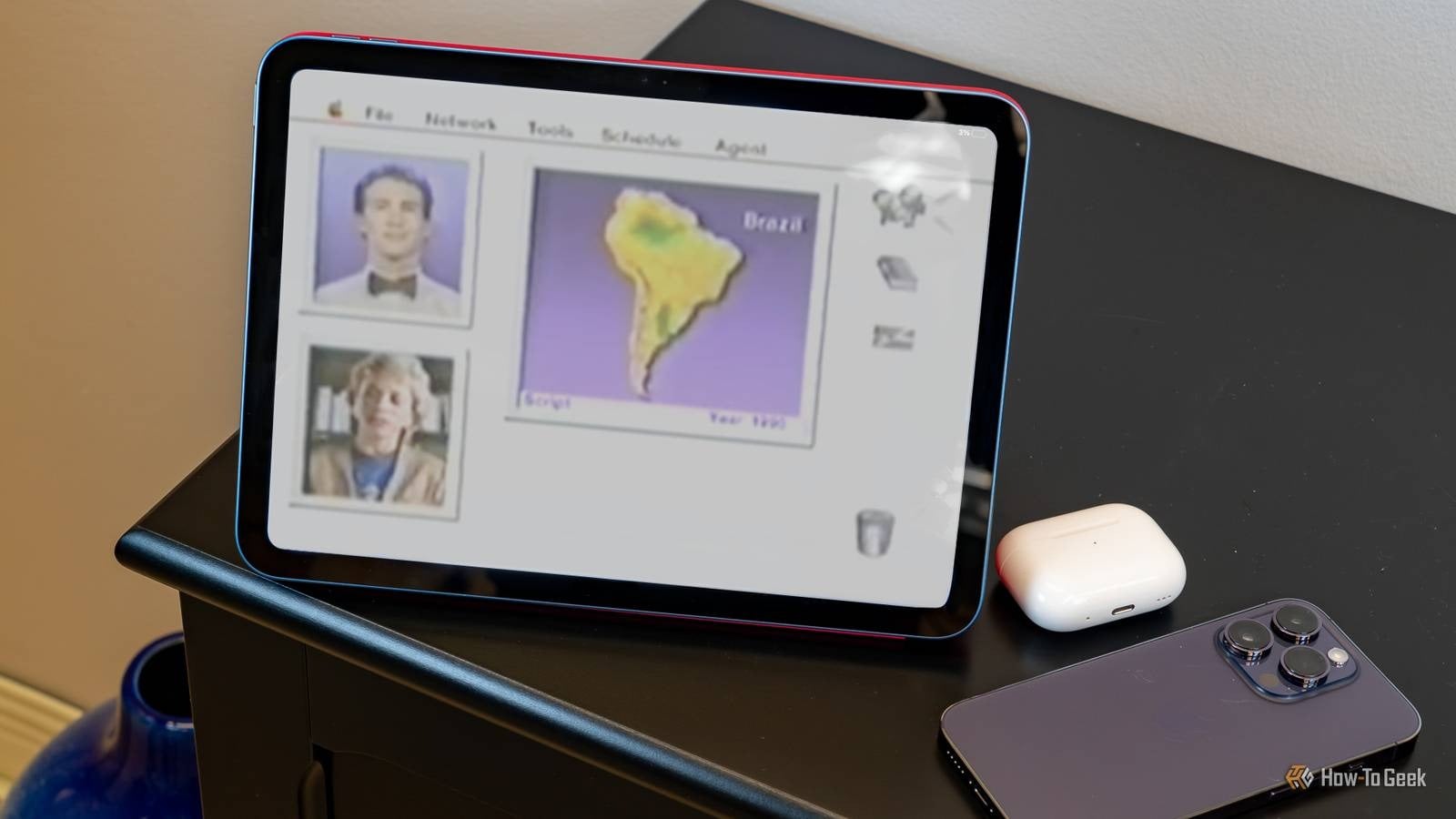 De peste trei decenii, viziunile futuriste legate de inteligența artificială și interacțiunea om-computer anticipează o lume în care asistenții digitali nu sunt doar utili, ci capabili să înțeleagă și să dialogheze în mod natural cu utilizatorii