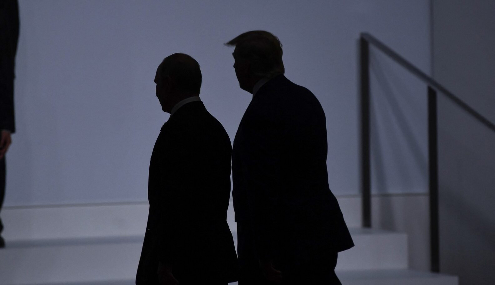 Rusia blochează accesul lui Trump la dialog pentru pace