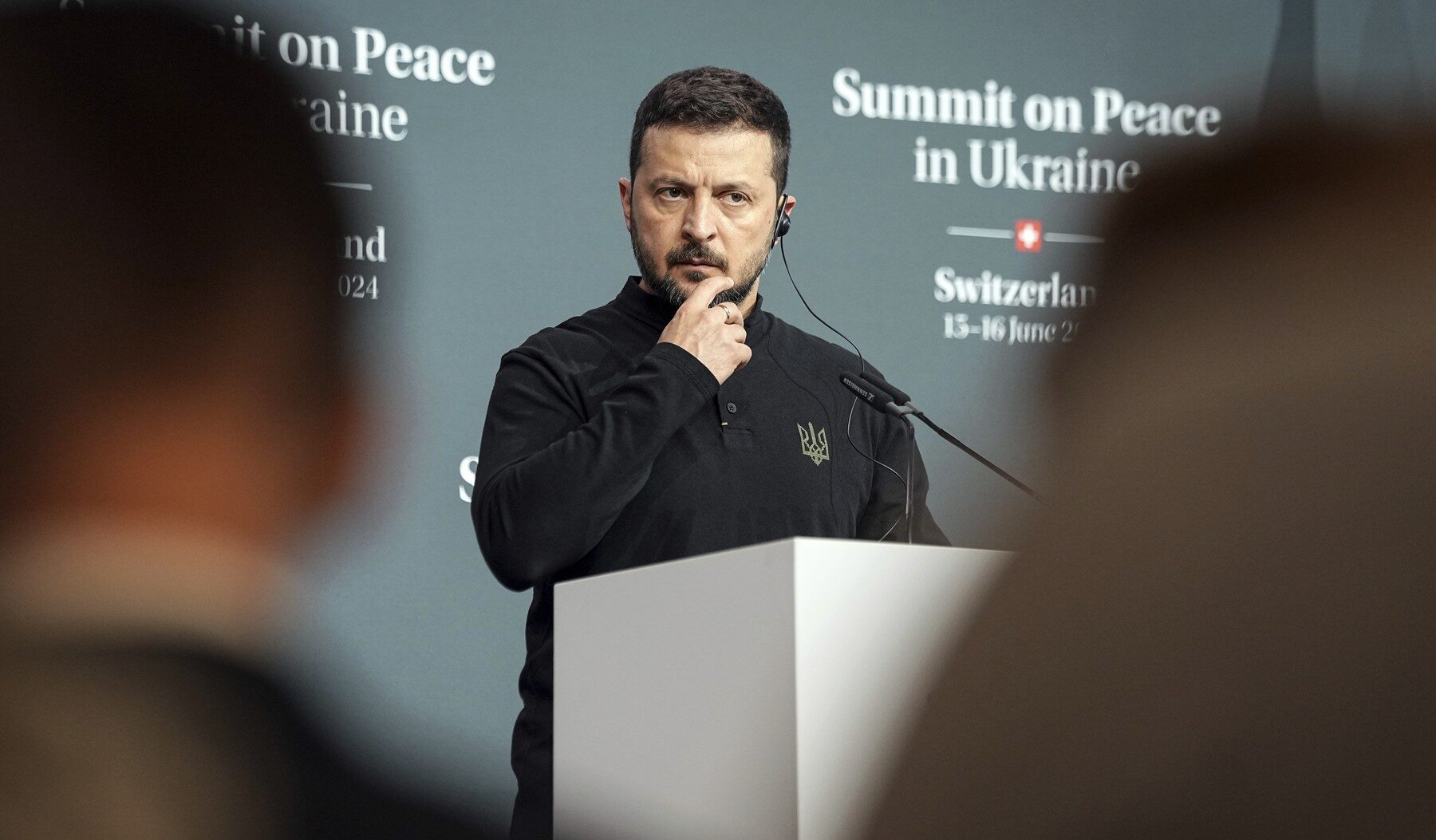 Zelenski face haz de „tactici” americane în contextul capturării liderilor migranți de către SUA Președintele Ucrainei, Volodimir Zelenski, a făcut o declarație cel puțin neașteptată într-un moment în care scena internațională este marcată de tensiuni și evenimente geopolitice complexe