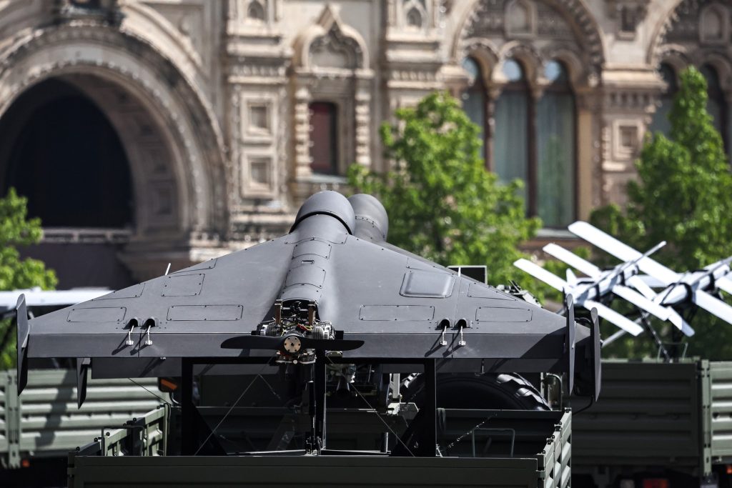 Iranul și-a intensificat considerabil capacitățile militare, anunțând că a completat arsenalul cu 1.000 de drone de ultimă generație, pe fondul continuării tensiunilor cu Statele Unite