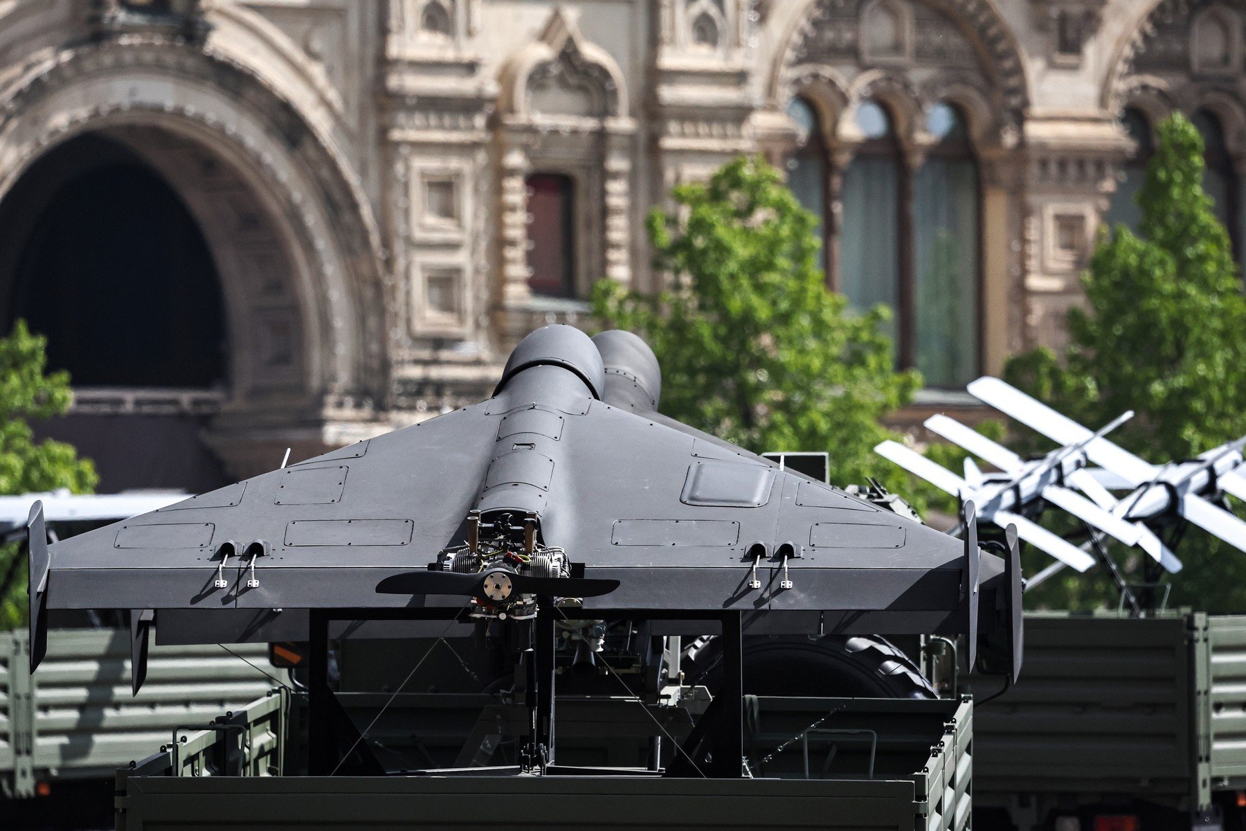 Iranul și-a intensificat considerabil capacitățile militare, anunțând că a completat arsenalul cu 1.000 de drone de ultimă generație, pe fondul continuării tensiunilor cu Statele Unite