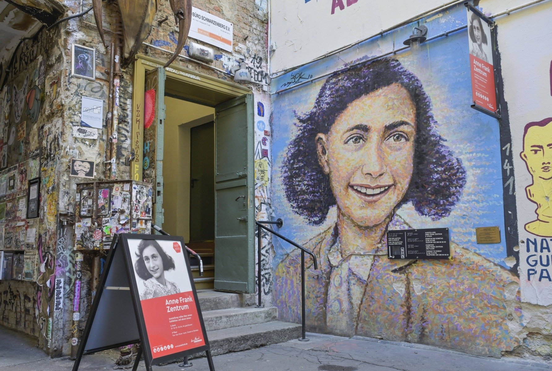 Eva Schloss, supraviețuitoare a Holocaustului și sora vitregă a Annei Frank, a încetat din viață la vârsta de 96 de ani, la Londra