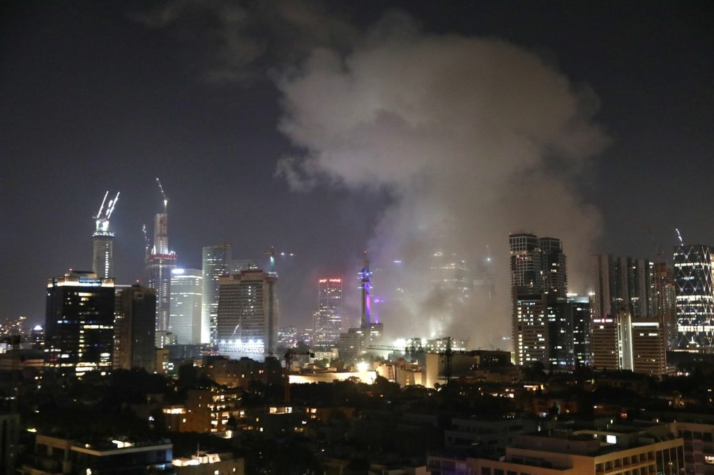 Avertisment de călătorie extrem în Iran: Mii de români sfătuiți să părăsească țara de urgență Situația de securitate din Iran devine din ce în ce mai alarmantă, iar autoritățile române au răspuns rapid pentru a proteja cetățenii aflați în această țară