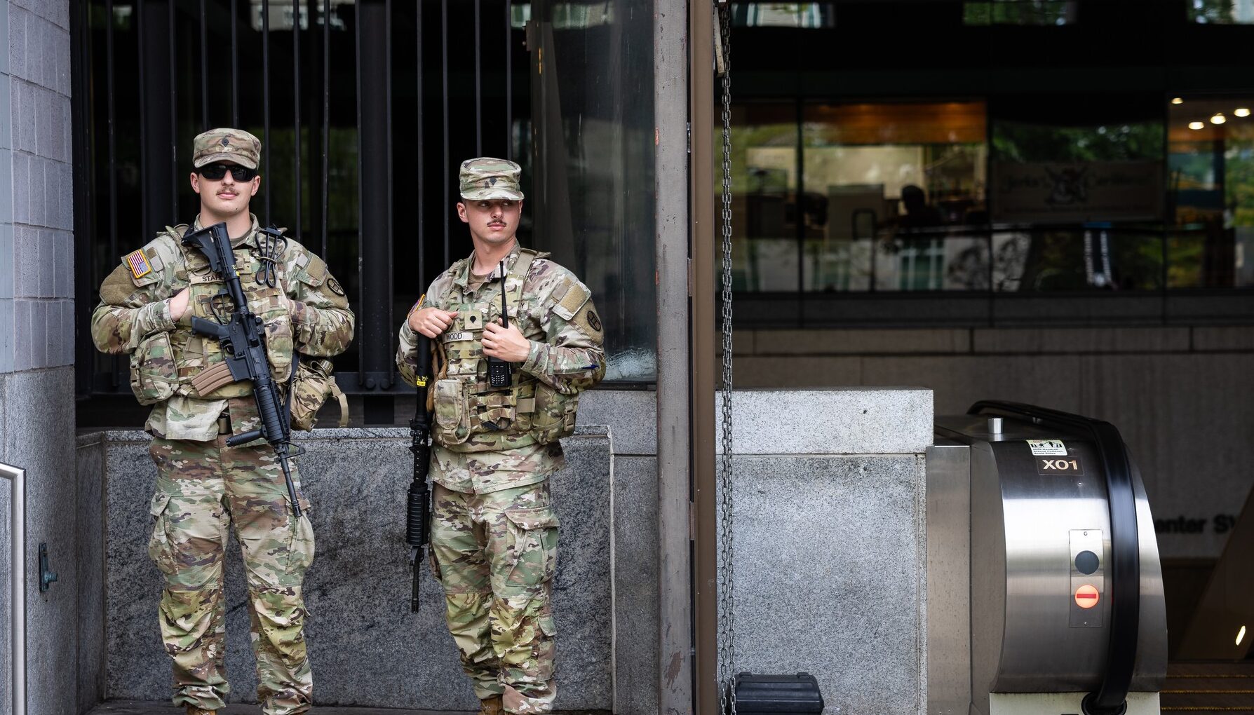 Preşedintele Statelor Unite, Donald Trump, a anunţat oficial, miercuri, retragerea Gărzii Naţionale din oraşele Chicago, Portland şi Los Angeles, în contextul eforturilor administraţiei de a calma tensiunile generate de recentele proteste violente