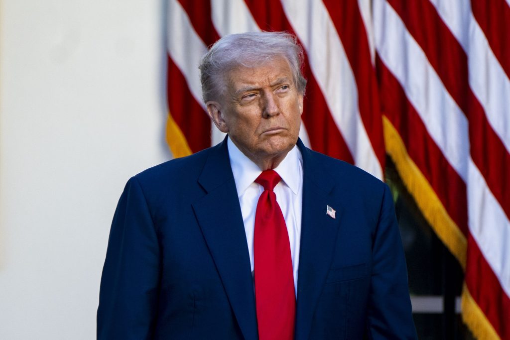 Trump anunță capturarea lui Nicolas Maduro, președintele Venezuelei Președintele american, Donald Trump, a declarat astăzi că forțele speciale ale SUA au efectuat atacuri „la scară largă” împotriva Venezuelei, rezultând în capturarea președintelui Nicolas Maduro și a soției sale, Cilia Flores