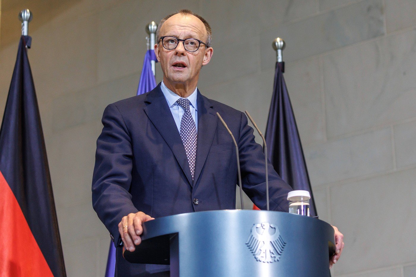 Friedrich Merz critică dur președintele venezuelan Nicolas Maduro: „A dus țara la ruină” Cancelarul german Friedrich Merz și-a făcut cunoscute recent opiniile ferme despre președintele Venezuelei, Nicolas Maduro, într-un context internațional marcat de deteriorarea relațiilor dintre Caracas și Occident