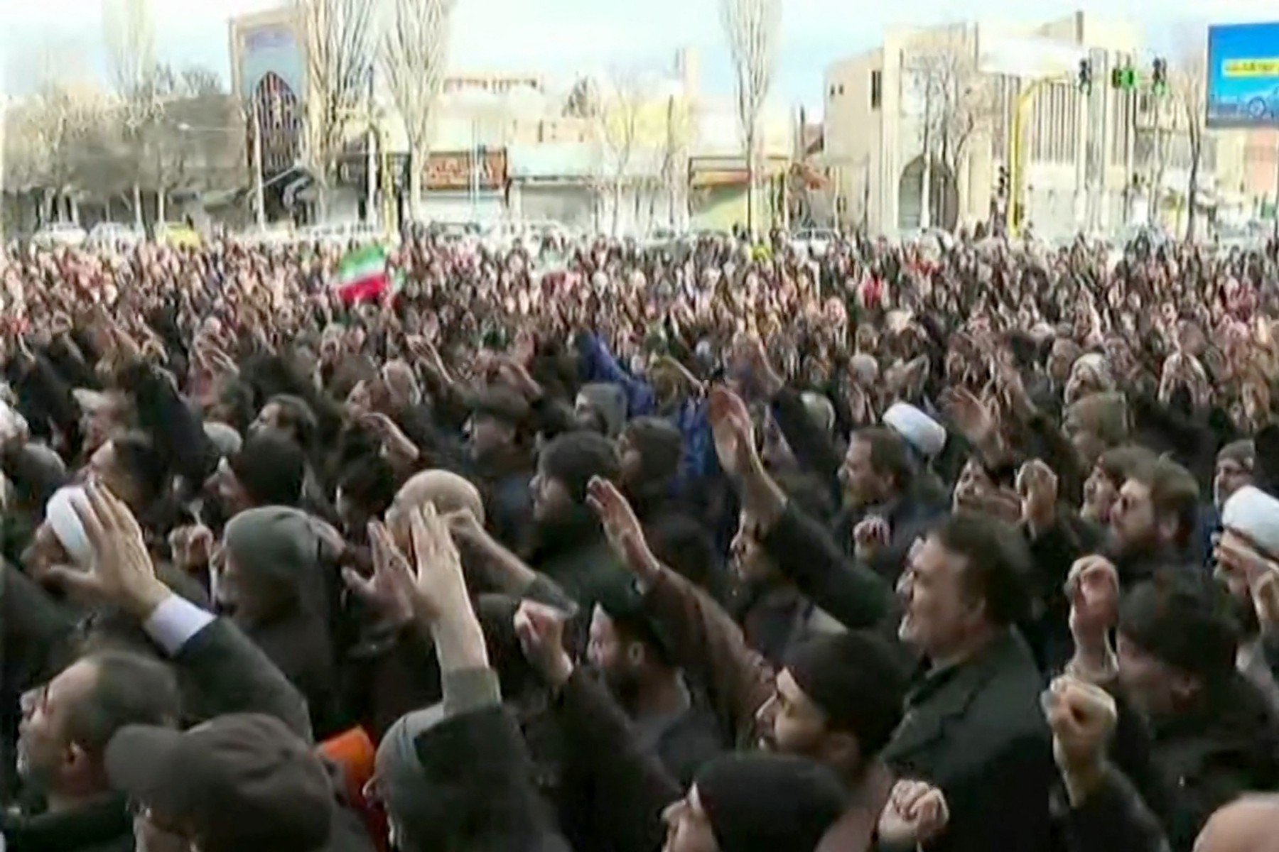 Teheranul anunță neutralizarea a peste 40.000 de terminale Starlink în timpul protestelor anti-regim Autoritățile iraniene susțin că au reușit să blocheze peste 40.000 de terminale de internet Starlink, compania de telecomunicații fondate de miliardarul Elon Musk, în efortul de a controla fluxul de informații în timpul protestelor masive împotriva regimului de la Teheran