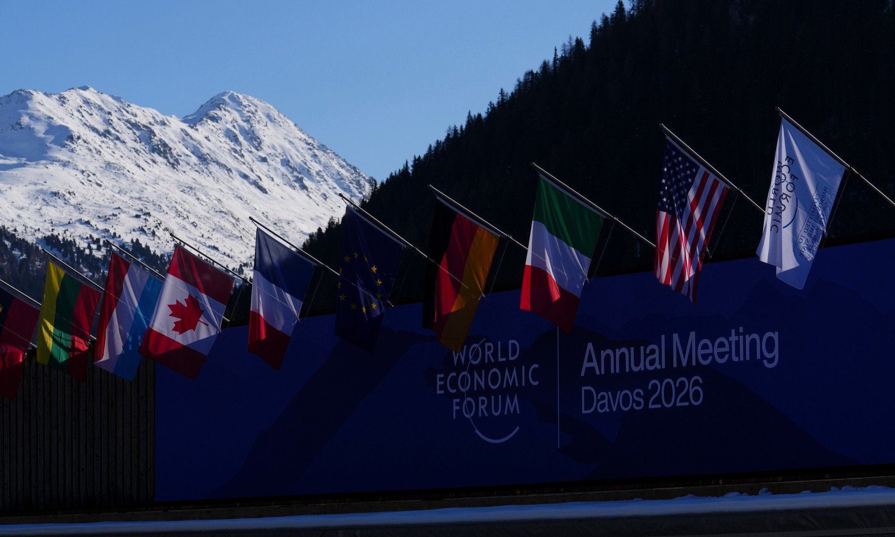 România își face simțită prezența pe scena mondială a dialogului economic și geopolitic, anunțând o participare fără precedent la Forumul de la Davos