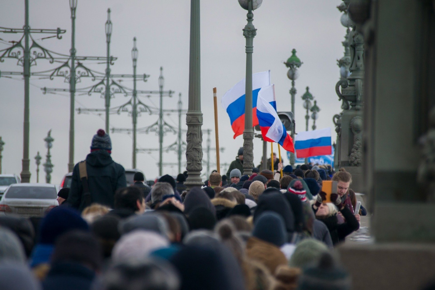 Ministrul rus de Externe recomandă cetățenilor ruși să evite călătoriile în Republica Moldova din cauza creșterii cazurilor de discriminare Autoritățile ruse au emis vineri o avertizare clară pentru cetățenii lor care intenționează să călătorească sau să se afle în Republica Moldova, atrăgând atenția asupra unui fenomen îngrijorător: numărul crescut de incidente de discriminare și hărțuire îndreptate împotriva rușilor în această țară