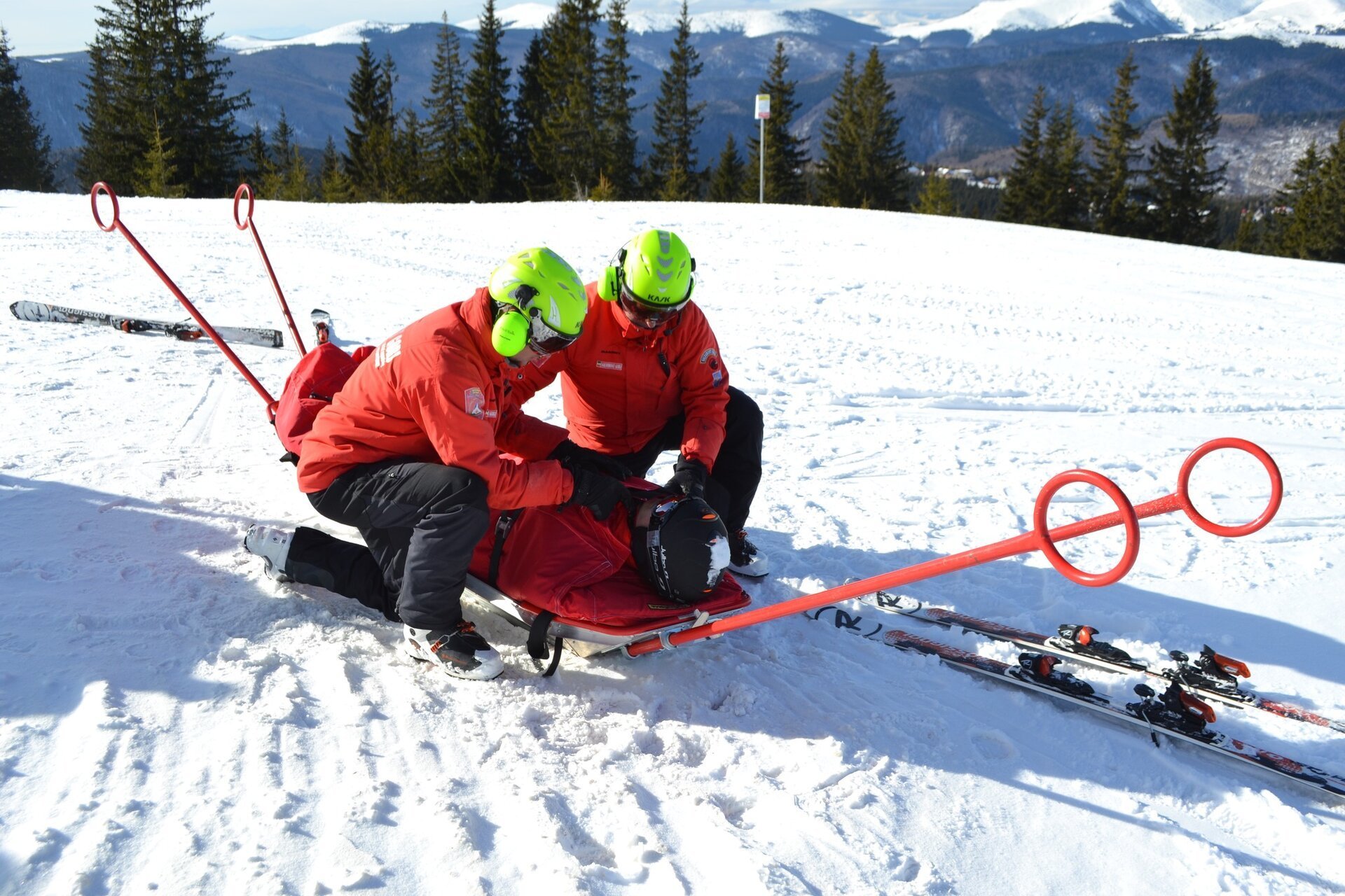 Record de salvări pe munte în ultimele 24 de ore: 123 de persoane salvate de Salvamont România