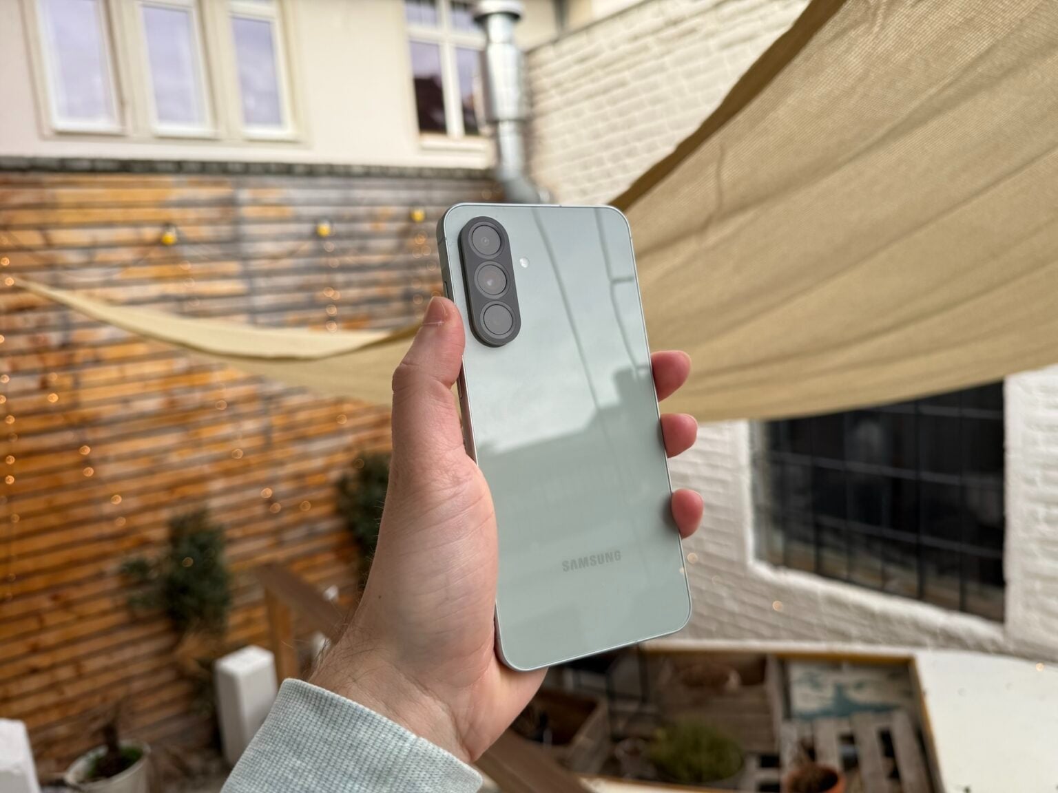 Samsung pregătește de zor următoarea generație a seriei Galaxy A5x, unul dintre cele mai consacrate modele mid-range din portofoliul său