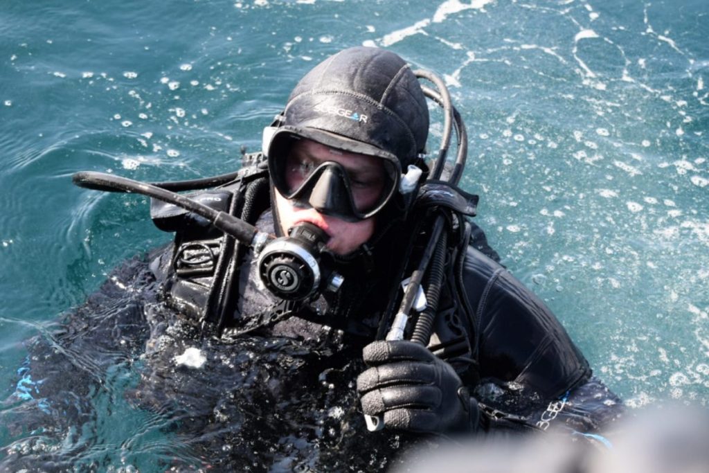 Garda de Coastă a României a intervenit luni dimineață la intrarea în portul Midia, după ce a descoperit în apropierea mării un obiect suspect aflat în derivă, despre care specialiștii suspectează că ar putea fi un fragment de dronă aeriană