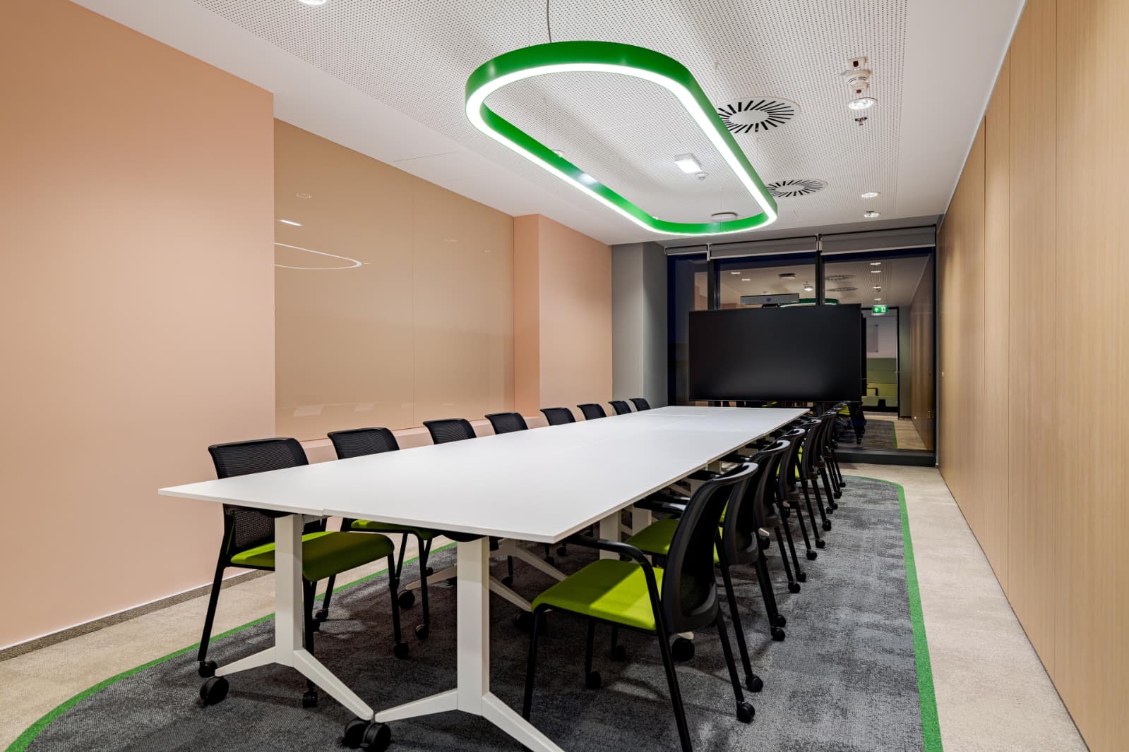 Schneider Electric România își reafirmă angajamentul față de sustenabilitate și inovație prin inaugurarea noului sediu central, situat în cadrul Globalworth Campus din București