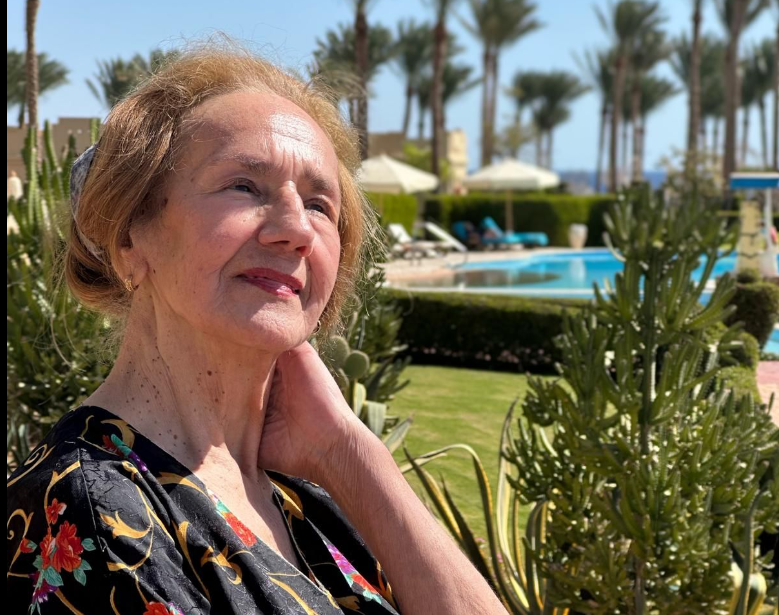 Sofia Vicoveanca, internată de urgență: artista se află în stare stabilă Cunoscuta interpretă de muzică populară, Sofia Vicoveanca, a fost internată de urgență în Spitalul Județean Suceava, după ce a fost depistată cu simptome ce sugerează un preinfarct