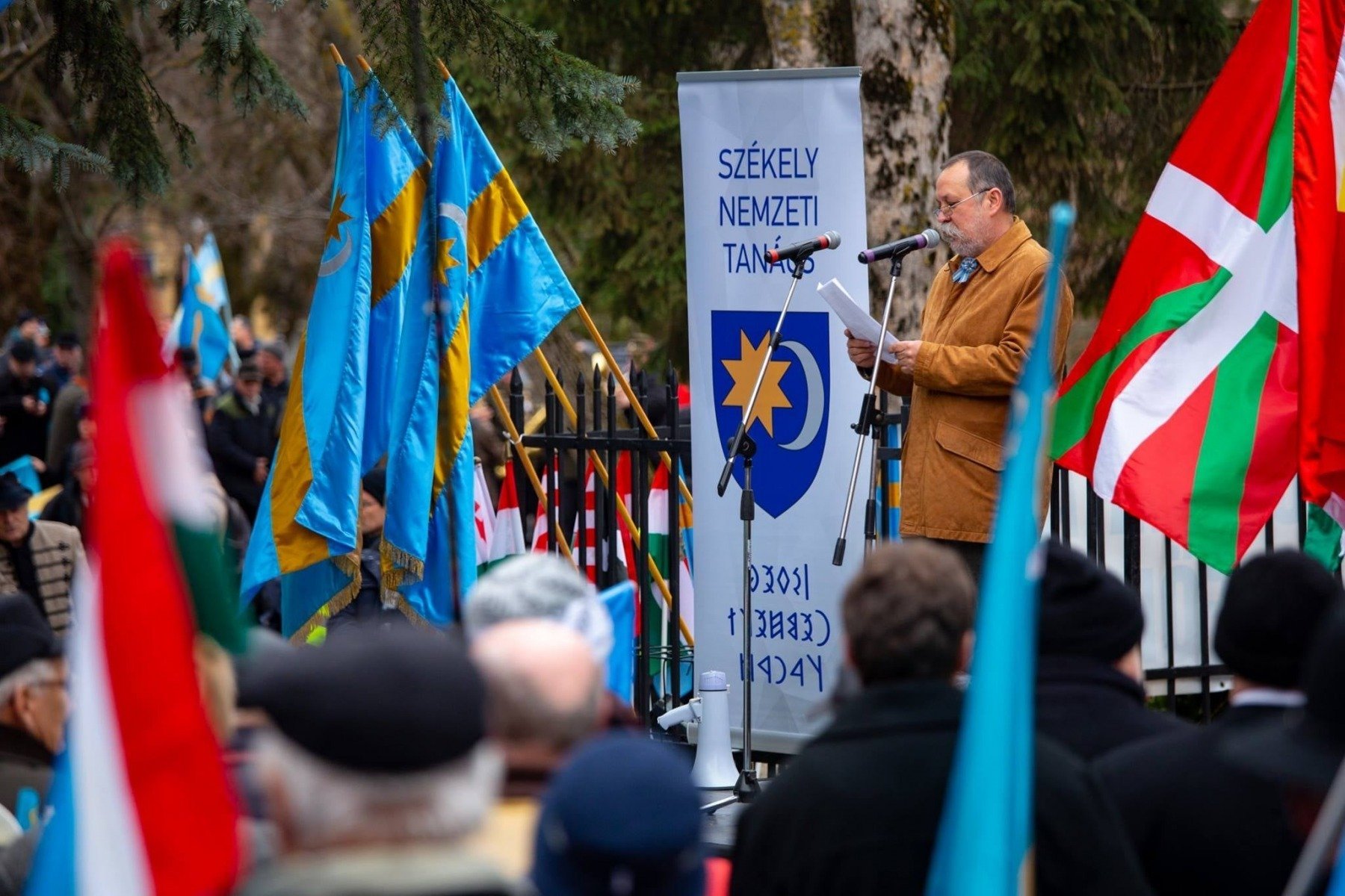 România răspunde din ce în ce mai mult nevoii de conectivitate rutieră, iar Transilvania, cu specificul său multicultural și cu zonele locuite de comunități maghiare, se pregătește pentru o reformă semnificativă a infrastructurii rutiere