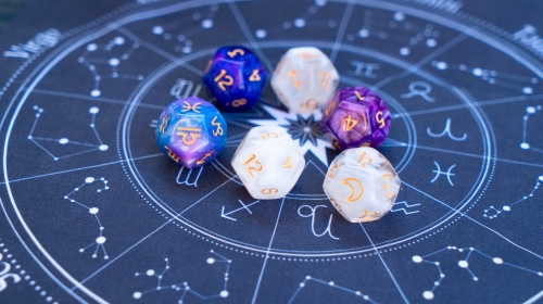 shutterstock-neirfy-horoscope-zodiac-circle-with-divination-dice_18493100.jpg - StiriAlese