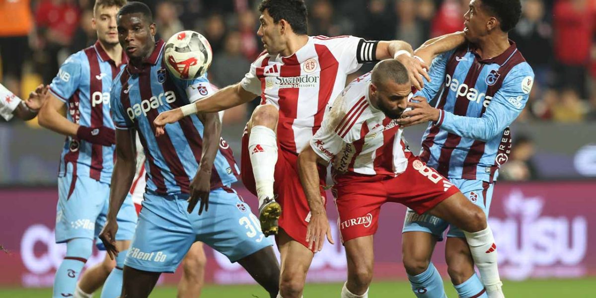 trabzonspor-antalyaspora-dis-geciremedi-penaltilar-macin-kaderini-belirledi-djme.jpg - StiriAlese