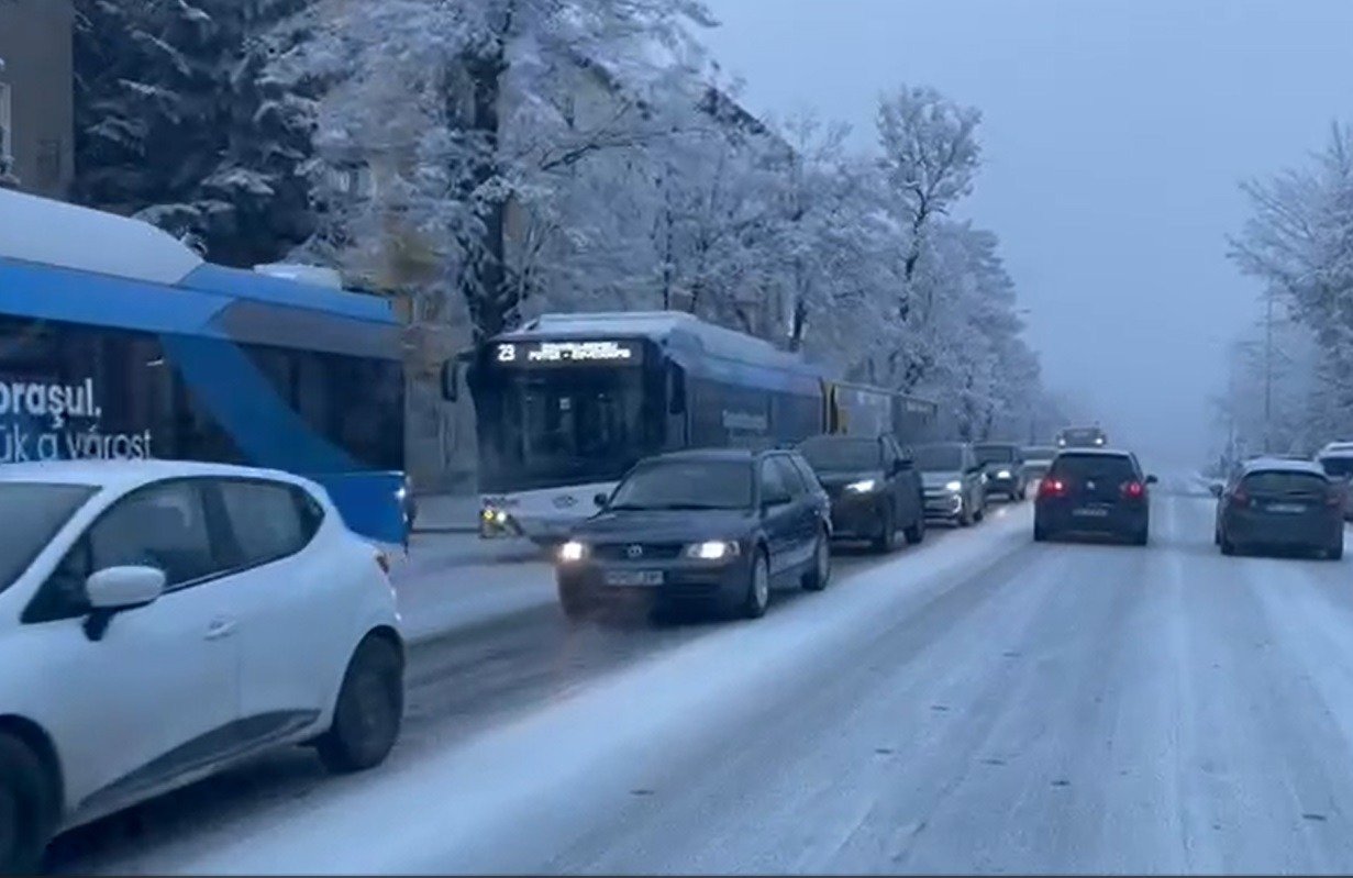 Vremea de iarnă își face simțită prezența în București, cu temperaturi extrem de scăzute și condiții meteorologice dificile, pe fondul unui val de frig instaurat în ultimele zile