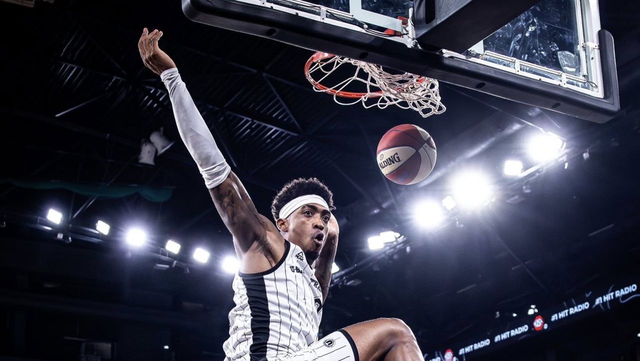 U-BT Cluj-Napoca, pe primul loc în ABA League după o victorie convingătoare U-BT Cluj-Napoca a reușit să se impună ca lider provizoriu în Grupa A a competiţiei de baschet masculin ABA League, după o victorie clară obținută sâmbătă seara în fața echipei sârbe FMP Belgrad