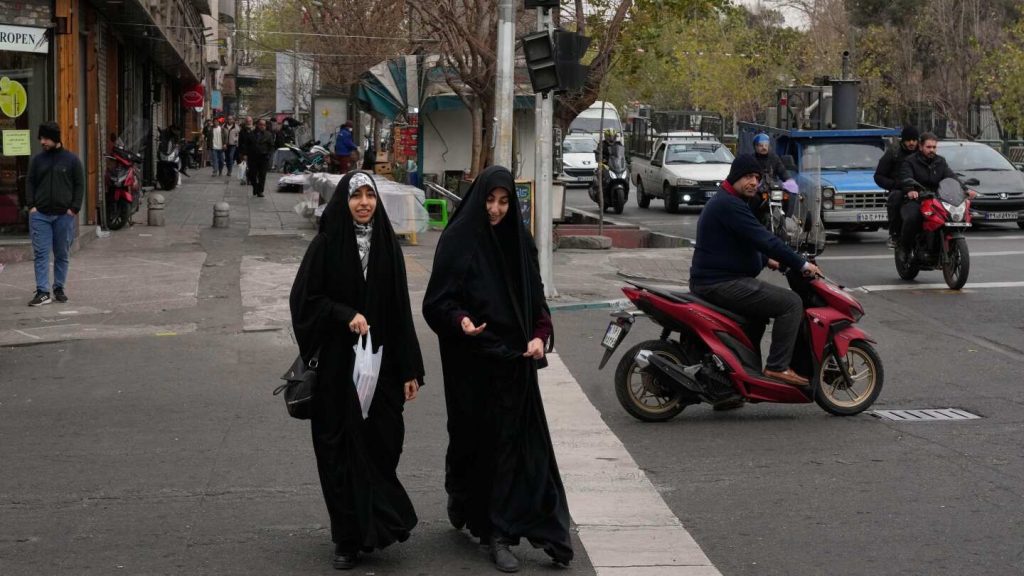 Proteste în Iran: Criza escaladează după o săptămână de represalii violente În Iran, valul de proteste ce contestă regimul teocratic pare să fi fost îngenuncheat, la o săptămână după ce autoritățile au închis țara de la restul lumii